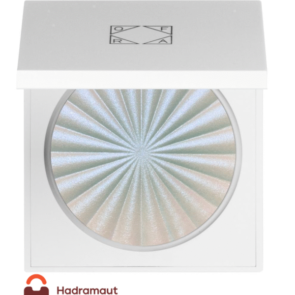 هايلايتر OFRAبدرجات لونية فاتحة تتراوح بين الأبيض واللون اللؤلؤي.